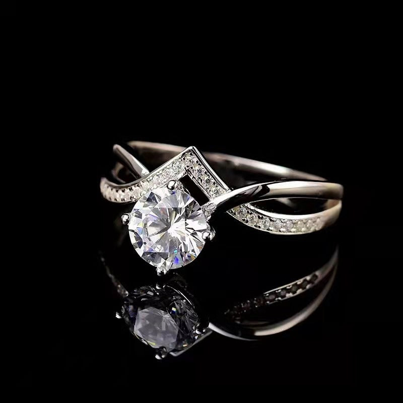 Venus Crest Diamond Ring