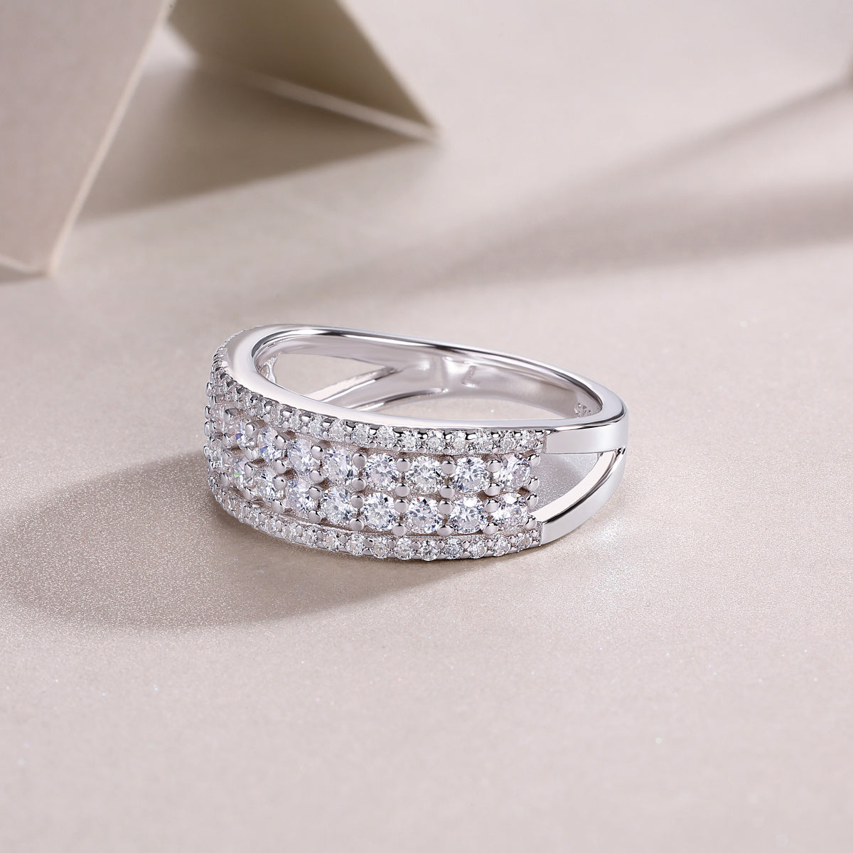 Eclipse Brilliance Moissanite Diamond Silver Ring